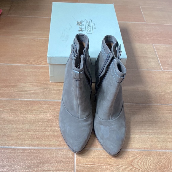 🌸Suede Coach ‘Melody’ Wedge Booties. Sz 10 🌸 - Picture 6 of 13